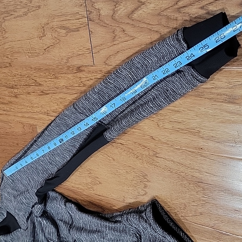 Lululemon Base Runner 10 - Picture 15 of 15